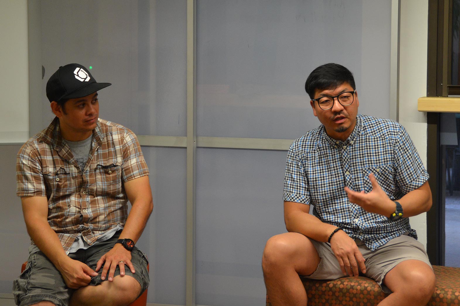 Benson Lee, director of Seoul Searching speaking to students in the Academy for Creative Media at the University of Hawaii at Manoa.