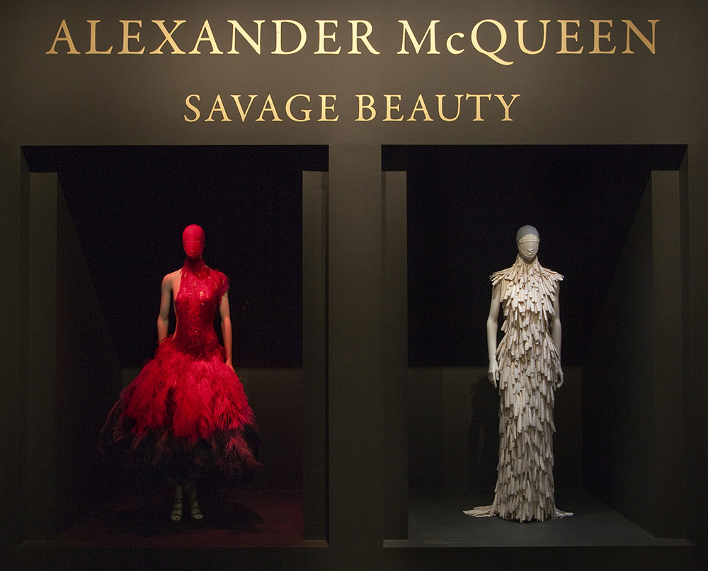 Andrew Bolton - Alexander McQueen: Savage Beauty